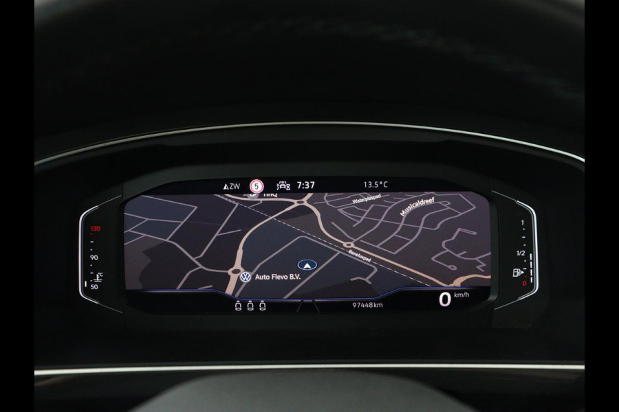 Volkswagen Tiguan 1.5 TSI Life Business | Panoramadak | Trekhaak | Camera | Virtual Cockpit | Park Assist | Adaptive cruise | Navigatie | Keyless | Full LED | Carplay |