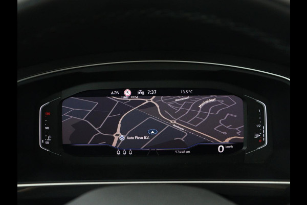 Volkswagen Tiguan 1.5 TSI Life Business | Panoramadak | Trekhaak | Camera | Virtual Cockpit | Park Assist | Adaptive cruise | Navigatie | Keyless | Full LED | Carplay |