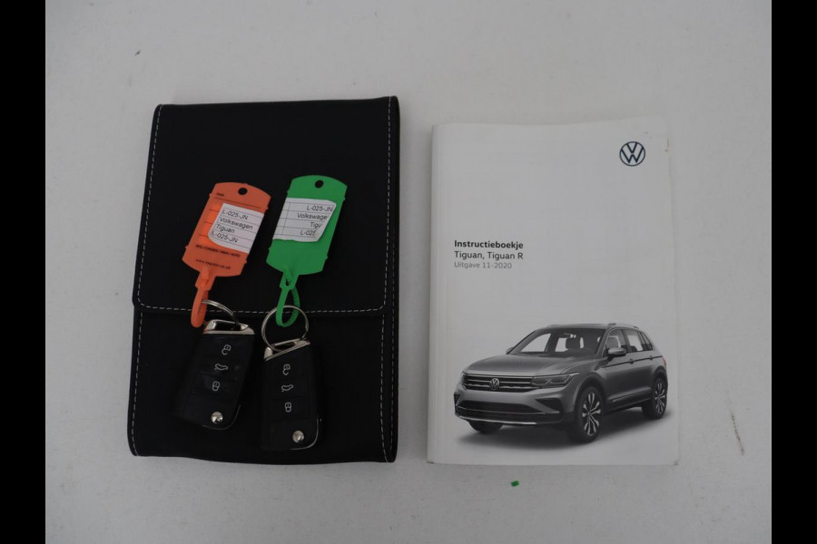 Volkswagen Tiguan 1.5 TSI Life Business | Panoramadak | Trekhaak | Camera | Virtual Cockpit | Park Assist | Adaptive cruise | Navigatie | Keyless | Full LED | Carplay |