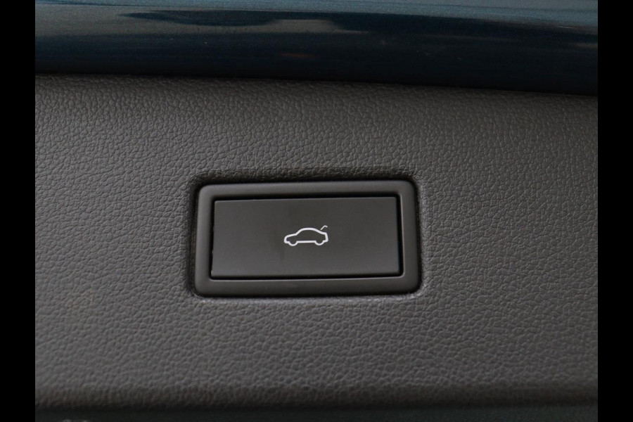 Volkswagen Tiguan 1.5 TSI Life Business | Panoramadak | Trekhaak | Camera | Virtual Cockpit | Park Assist | Adaptive cruise | Navigatie | Keyless | Full LED | Carplay |