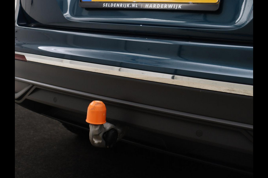 Volkswagen Tiguan 1.5 TSI Life Business | Panoramadak | Trekhaak | Camera | Virtual Cockpit | Park Assist | Adaptive cruise | Navigatie | Keyless | Full LED | Carplay |