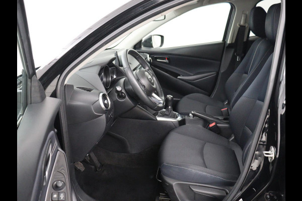 Mazda 2 1.5 Skyact-G Luxury | Stoel & stuurverwarming | Head-Up | Camera | Carplay | Keyless | Full LED | Dodehoek detectie | Climate control | Cruise control | Getint glas | Parkeerhulp