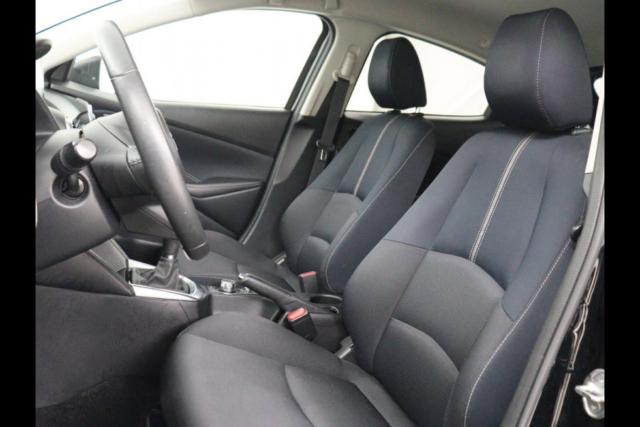 Mazda 2 1.5 Skyact-G Luxury | Stoel & stuurverwarming | Head-Up | Camera | Carplay | Keyless | Full LED | Dodehoek detectie | Climate control | Cruise control | Getint glas | Parkeerhulp