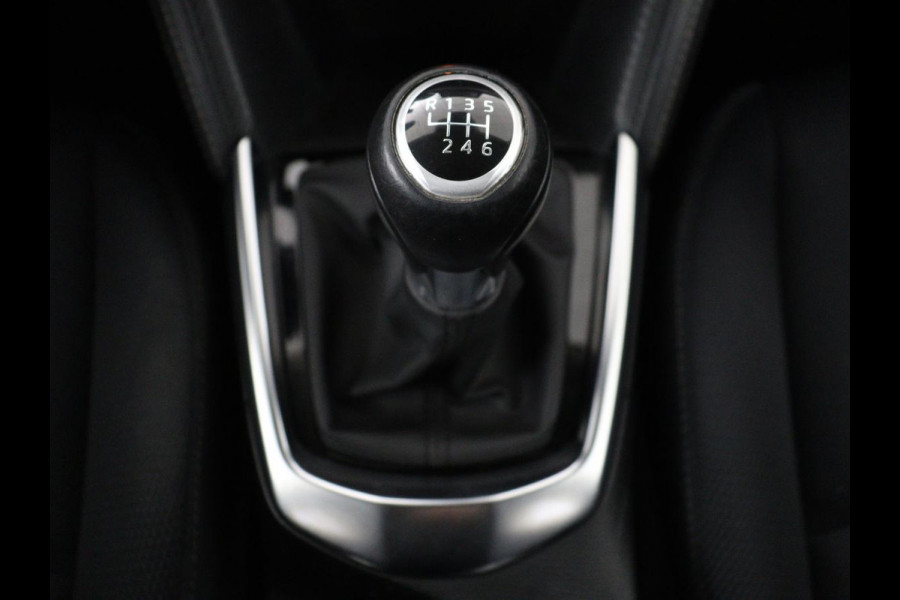 Mazda 2 1.5 Skyact-G Luxury | Stoel & stuurverwarming | Head-Up | Camera | Carplay | Keyless | Full LED | Dodehoek detectie | Climate control | Cruise control | Getint glas | Parkeerhulp