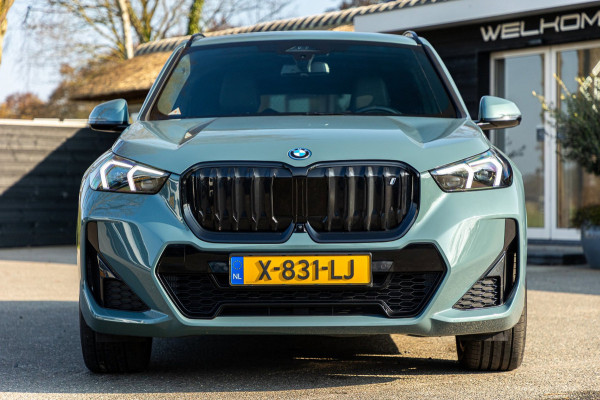 BMW iX1 XDrive30 Launch Edition 67 kWh SOH 97.5 I M-Sport - H&K I HUD I Driving assistant Pro