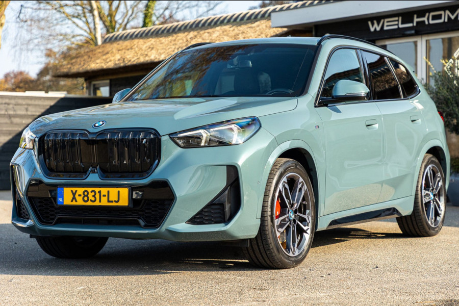 BMW iX1 XDrive30 Launch Edition 67 kWh SOH 97.5 I M-Sport - H&K I HUD I Driving assistant Pro