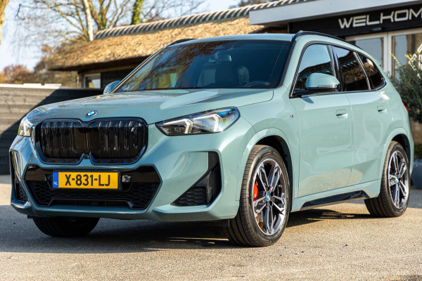 BMW iX1 XDrive30 Launch Edition 67 kWh SOH 97.5 I M-Sport - H&K I HUD I Driving assistant Pro