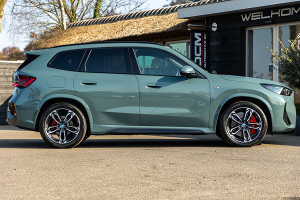 BMW iX1 XDrive30 Launch Edition 67 kWh SOH 97.5 I M-Sport - H&K I HUD I Driving assistant Pro