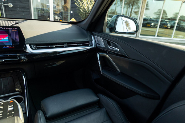 BMW iX1 XDrive30 Launch Edition 67 kWh SOH 97.5 I M-Sport - H&K I HUD I Driving assistant Pro