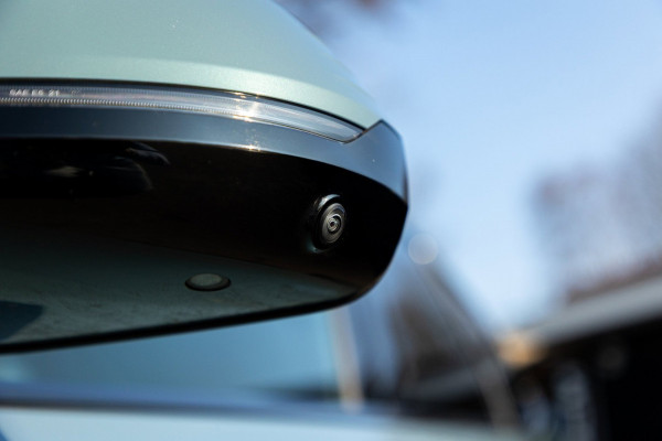 BMW iX1 XDrive30 Launch Edition 67 kWh SOH 97.5 I M-Sport - H&K I HUD I Driving assistant Pro