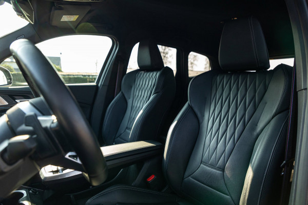 BMW iX1 XDrive30 Launch Edition 67 kWh SOH 97.5 I M-Sport - H&K I HUD I Driving assistant Pro