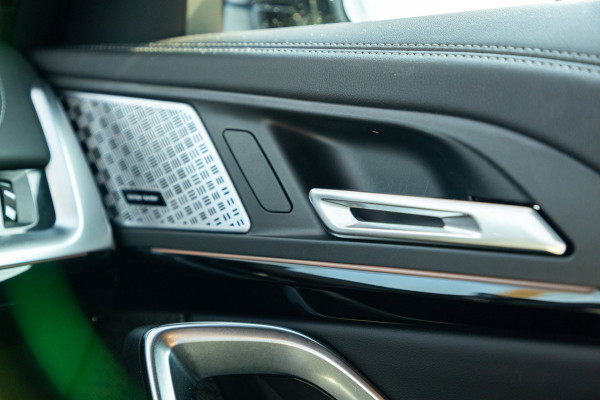 BMW iX1 XDrive30 Launch Edition 67 kWh SOH 97.5 I M-Sport - H&K I HUD I Driving assistant Pro