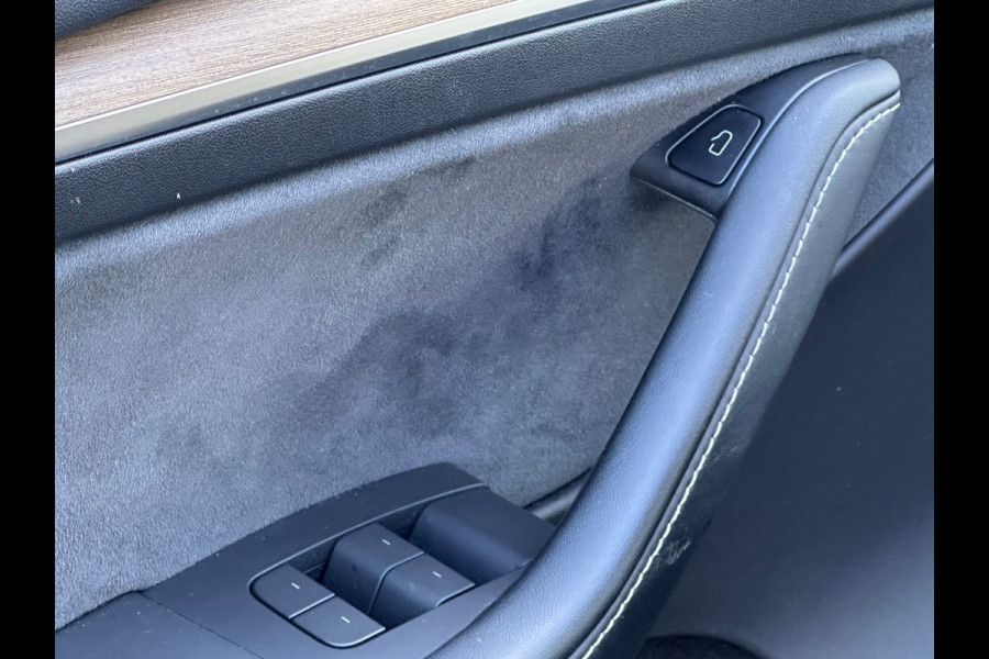 Tesla Model Y Long Range AWD 75 kWh SOH 90.4%|WARMTEPOMP