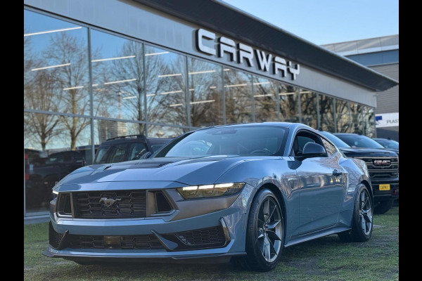 Ford Mustang Fastback 5.0 V8 Dark Horse