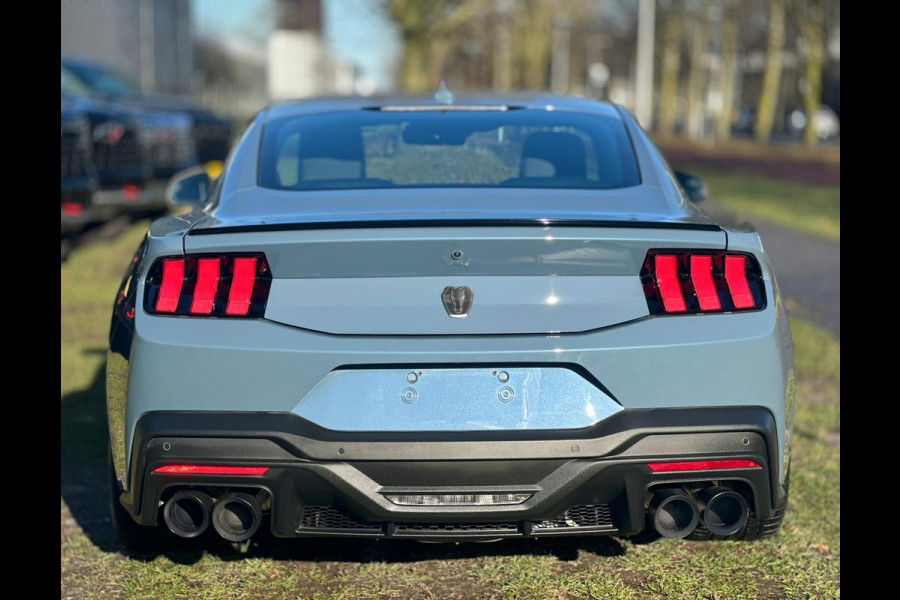 Ford Mustang Fastback 5.0 V8 Dark Horse
