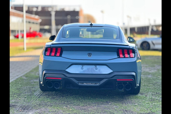 Ford Mustang Fastback 5.0 V8 Dark Horse