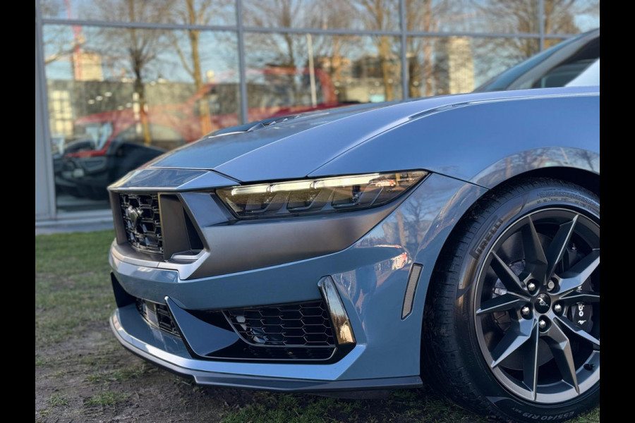 Ford Mustang Fastback 5.0 V8 Dark Horse