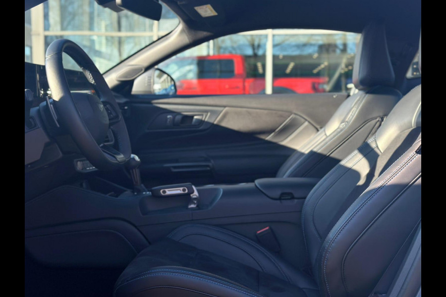 Ford Mustang Fastback 5.0 V8 Dark Horse