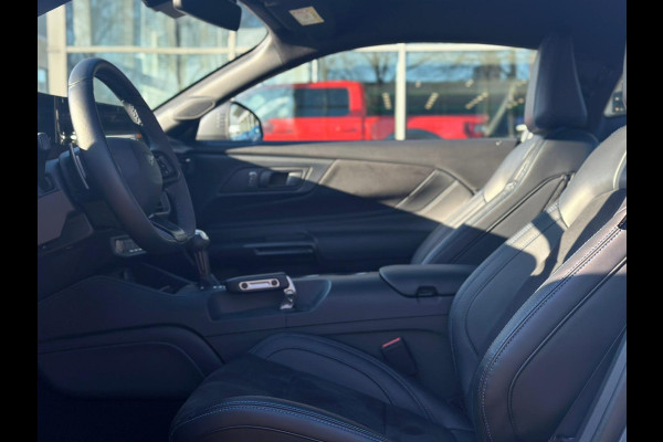 Ford Mustang Fastback 5.0 V8 Dark Horse