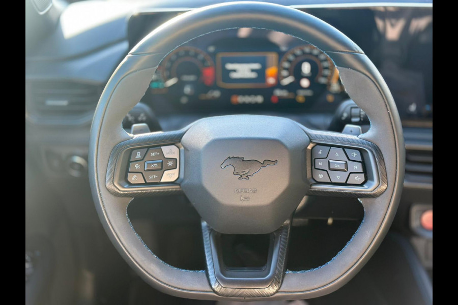 Ford Mustang Fastback 5.0 V8 Dark Horse