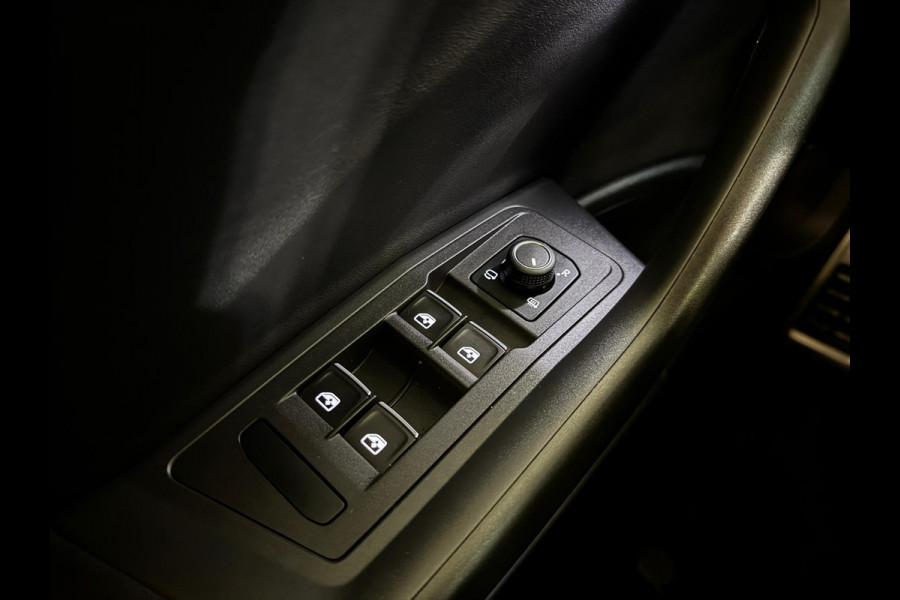 Volkswagen T-Roc Cabrio 1.5 TSI 150PK DSG R-LINE SPORT NAVI/PDC/LED/R-LINE***