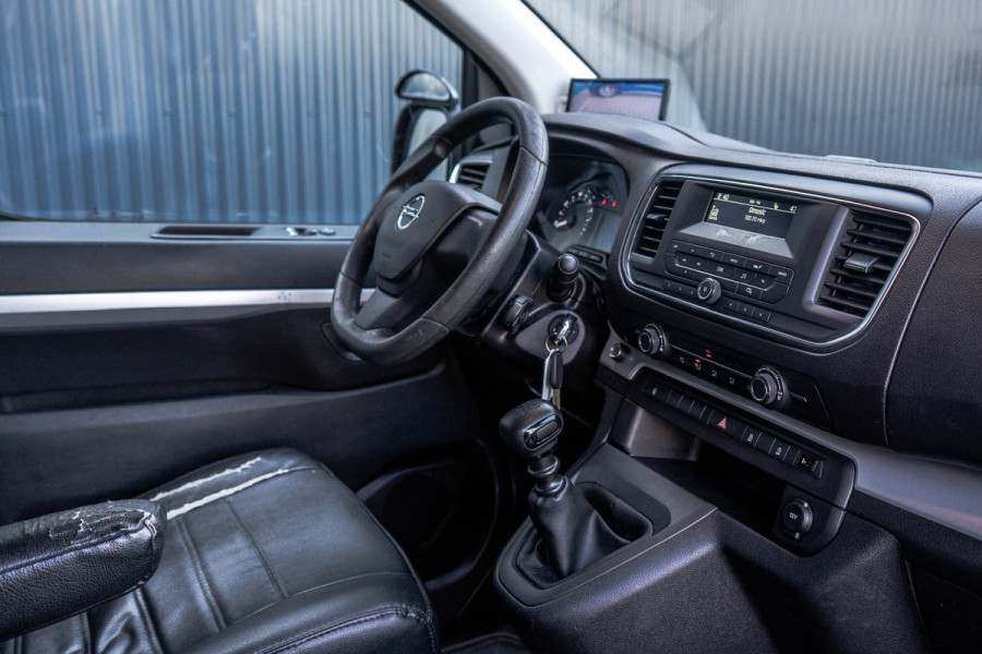 Opel Vivaro 2.0 L3H1 | 5-Zits | Camera | Cruise | Airco | Trekhaak | Stoelhoezen!