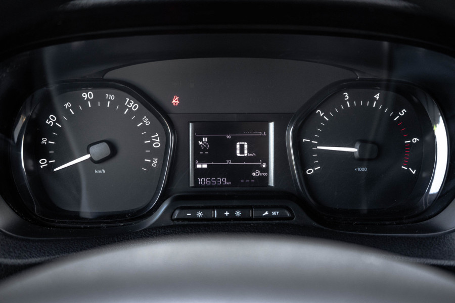 Opel Vivaro 2.0 L3H1 | 5-Zits | Camera | Cruise | Airco | Trekhaak | Stoelhoezen!