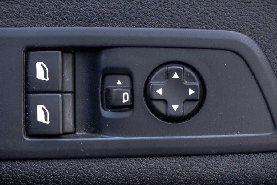 Opel Vivaro 2.0 L3H1 | 5-Zits | Camera | Cruise | Airco | Trekhaak | Stoelhoezen!