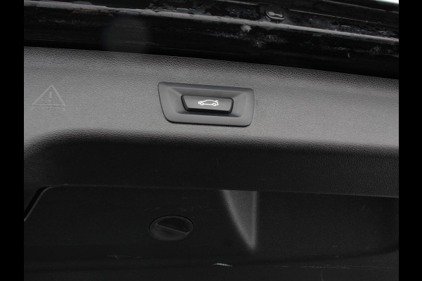 BMW 5 Serie Touring 530e Business PHEV AUTOMAAT | Adaptive cruise control | LED | Leder | Navigatie | Stoelverwarming | Achteruitrijcamera | Sfeerverlichting | Lane assist | Climate control | Apple Carplay/ Android Auto