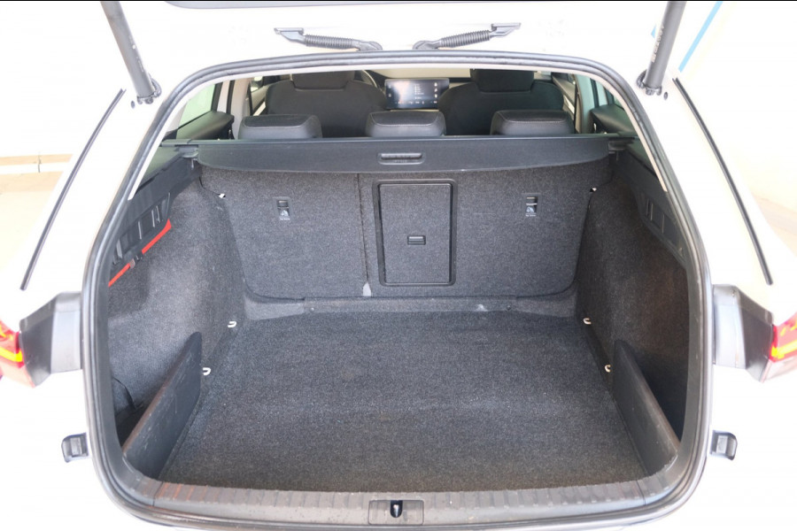 Škoda Octavia Combi 1.0 e-TSI Business Edition - N.A.P. Airco, Cruise, Carplay, Virtual Cockpit, PDC, Trekhaak.