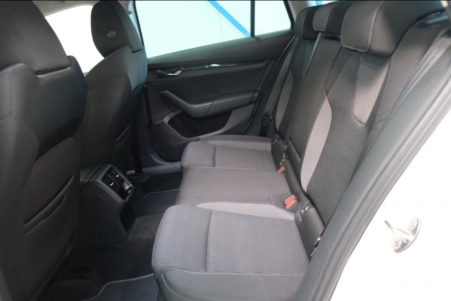 Škoda Octavia Combi 1.0 e-TSI Business Edition - N.A.P. Airco, Cruise, Carplay, Virtual Cockpit, PDC, Trekhaak.