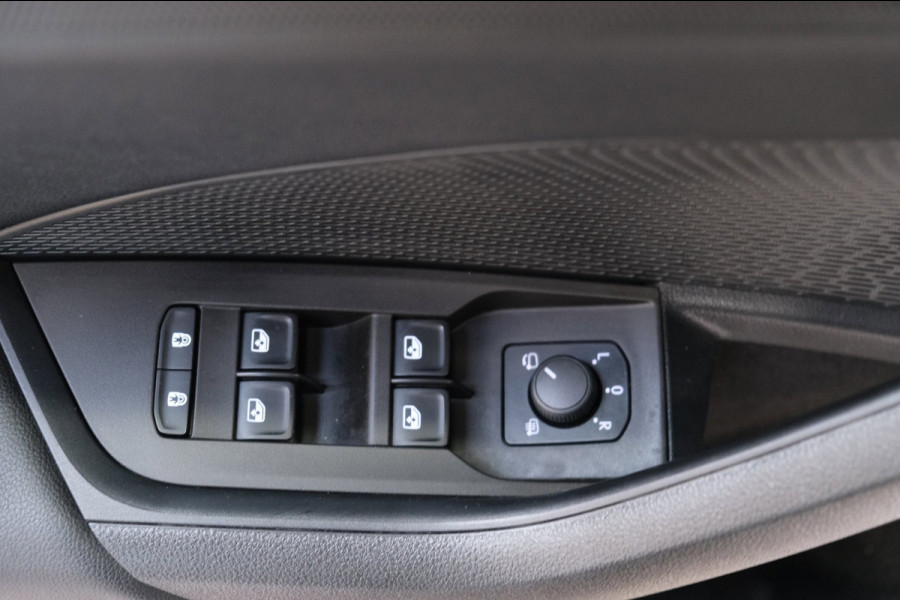 Škoda Octavia Combi 1.0 e-TSI Business Edition - N.A.P. Airco, Cruise, Carplay, Virtual Cockpit, PDC, Trekhaak.