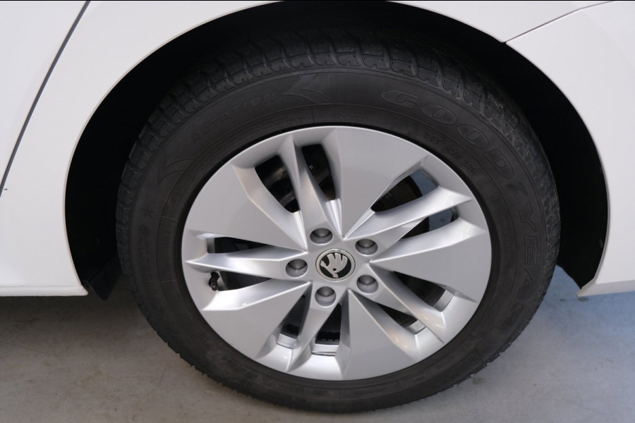 Škoda Octavia Combi 1.0 e-TSI Business Edition - N.A.P. Airco, Cruise, Carplay, Virtual Cockpit, PDC, Trekhaak.