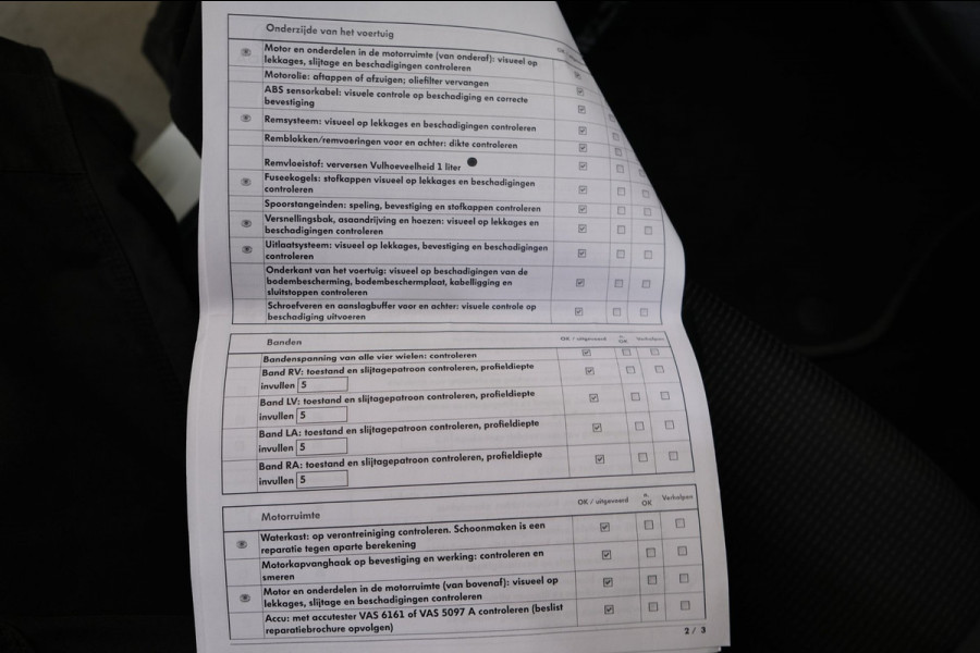 Škoda Octavia Combi 1.0 e-TSI Business Edition - N.A.P. Airco, Cruise, Carplay, Virtual Cockpit, PDC, Trekhaak.