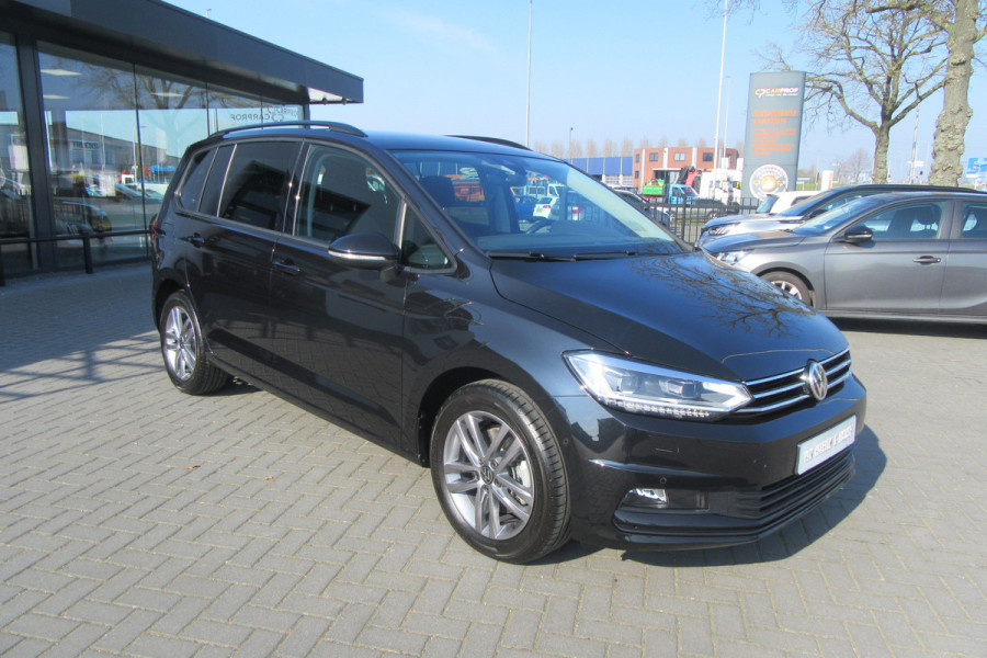 Volkswagen Touran 1.5 TSI Highline Business Automaat, Navi, Camera, El. Trekhaak