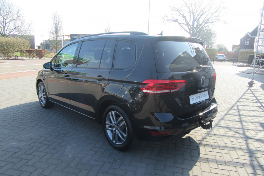 Volkswagen Touran 1.5 TSI Highline Business Automaat, Navi, Camera, El. Trekhaak