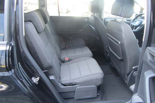 Volkswagen Touran 1.5 TSI Highline Business Automaat, Navi, Camera, El. Trekhaak