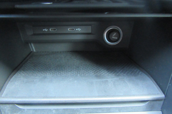 Volkswagen Touran 1.5 TSI Highline Business Automaat, Navi, Camera, El. Trekhaak