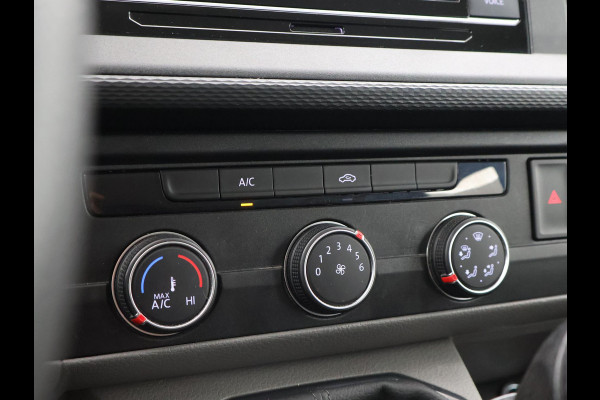 Volkswagen Transporter T6.1 2.0 TDI DUBBEL CABINE L2H1 + COMFORTSTOELEN | TREKHAAK | APPLE CARPLAY | CRUISE CONTROL