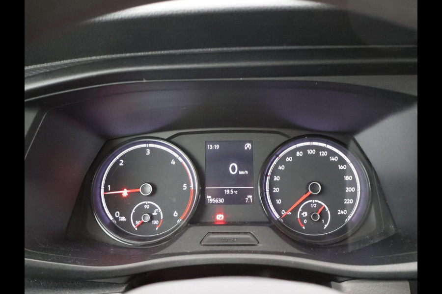 Volkswagen Transporter T6.1 2.0 TDI DUBBEL CABINE L2H1 + COMFORTSTOELEN | TREKHAAK | APPLE CARPLAY | CRUISE CONTROL