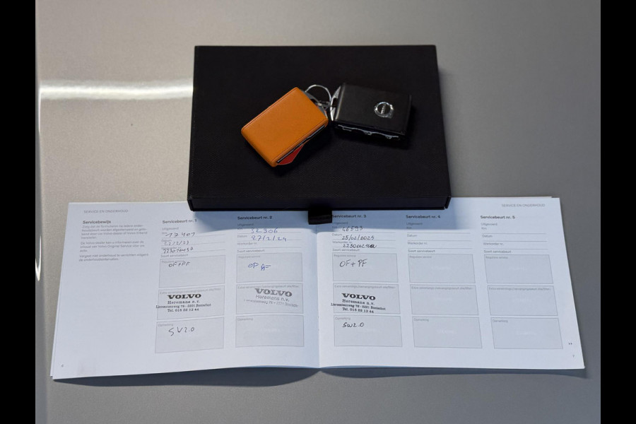 Volvo XC60 2.0 T8 Plug-in hybrid AWD R-Design |Facelift|Pano|Bowers & Wilkins|Stoel Ventilatie|Pilot Assist|Trekhaak