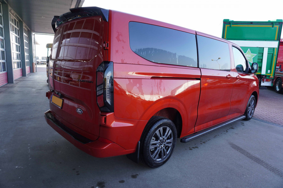 Ford Transit Custom 320L 2.0 TDCI 136pk L2H1 Limited Nr. V153 | Airco | Adap.cruise | Navi | Glaslookpanelen | Spoilers