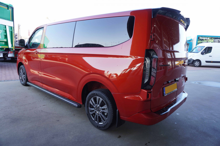 Ford Transit Custom 320L 2.0 TDCI 136pk L2H1 Limited Nr. V153 | Airco | Adap.cruise | Navi | Glaslookpanelen | Spoilers