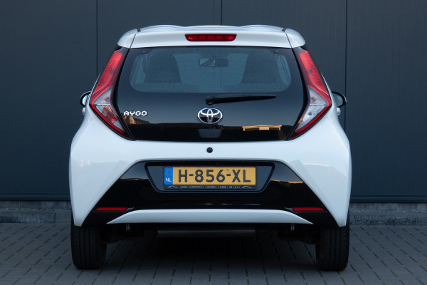 Toyota Aygo 1.0 VVT-i x-play | CAMERA | APPLE CARPLAY / ANDROID AUTO | ELEKTRISCHE RAMEN