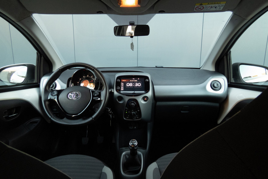 Toyota Aygo 1.0 VVT-i x-play | CAMERA | APPLE CARPLAY / ANDROID AUTO | ELEKTRISCHE RAMEN