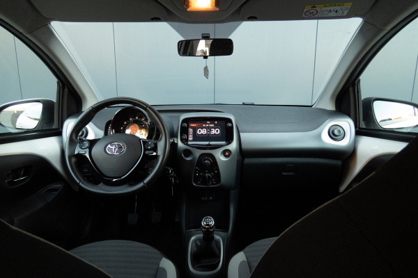 Toyota Aygo 1.0 VVT-i x-play | CAMERA | APPLE CARPLAY / ANDROID AUTO | ELEKTRISCHE RAMEN