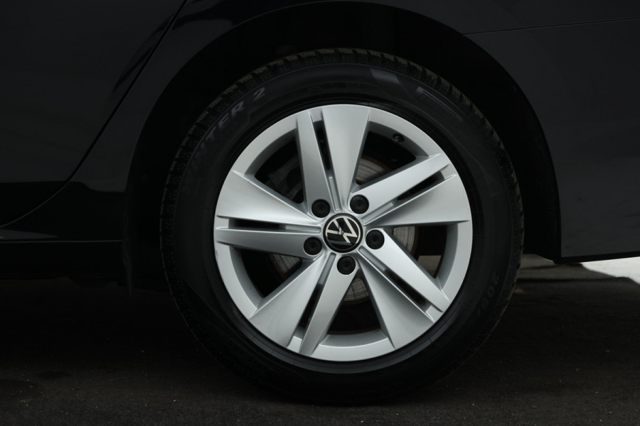 Volkswagen Golf 2.0 TDI Life Business Automaat, Navigatie,