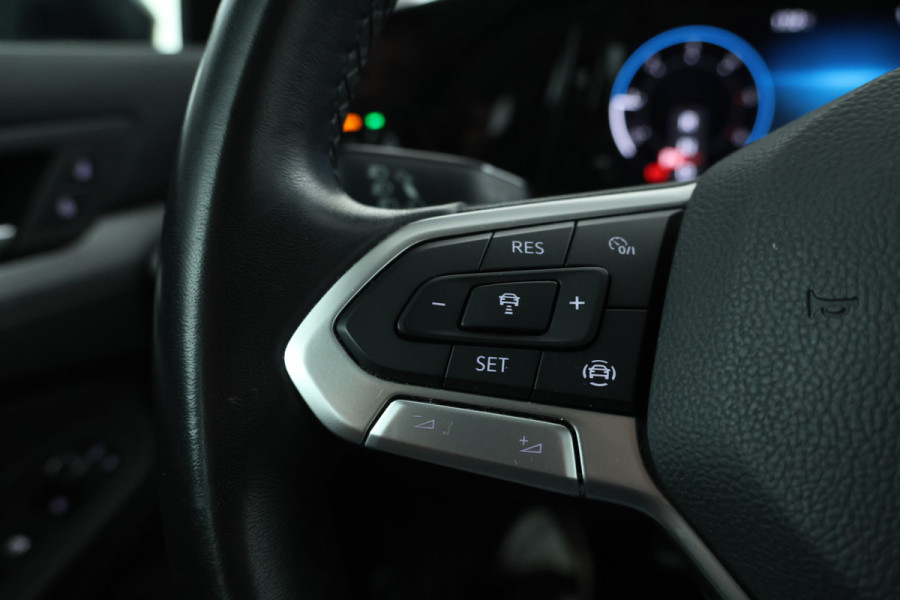 Volkswagen Golf 2.0 TDI Life Business Automaat, Navigatie,