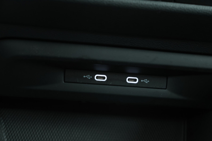 Volkswagen Golf 2.0 TDI Life Business Automaat, Navigatie,