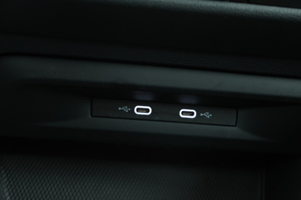 Volkswagen Golf 2.0 TDI Life Business Automaat, Navigatie,